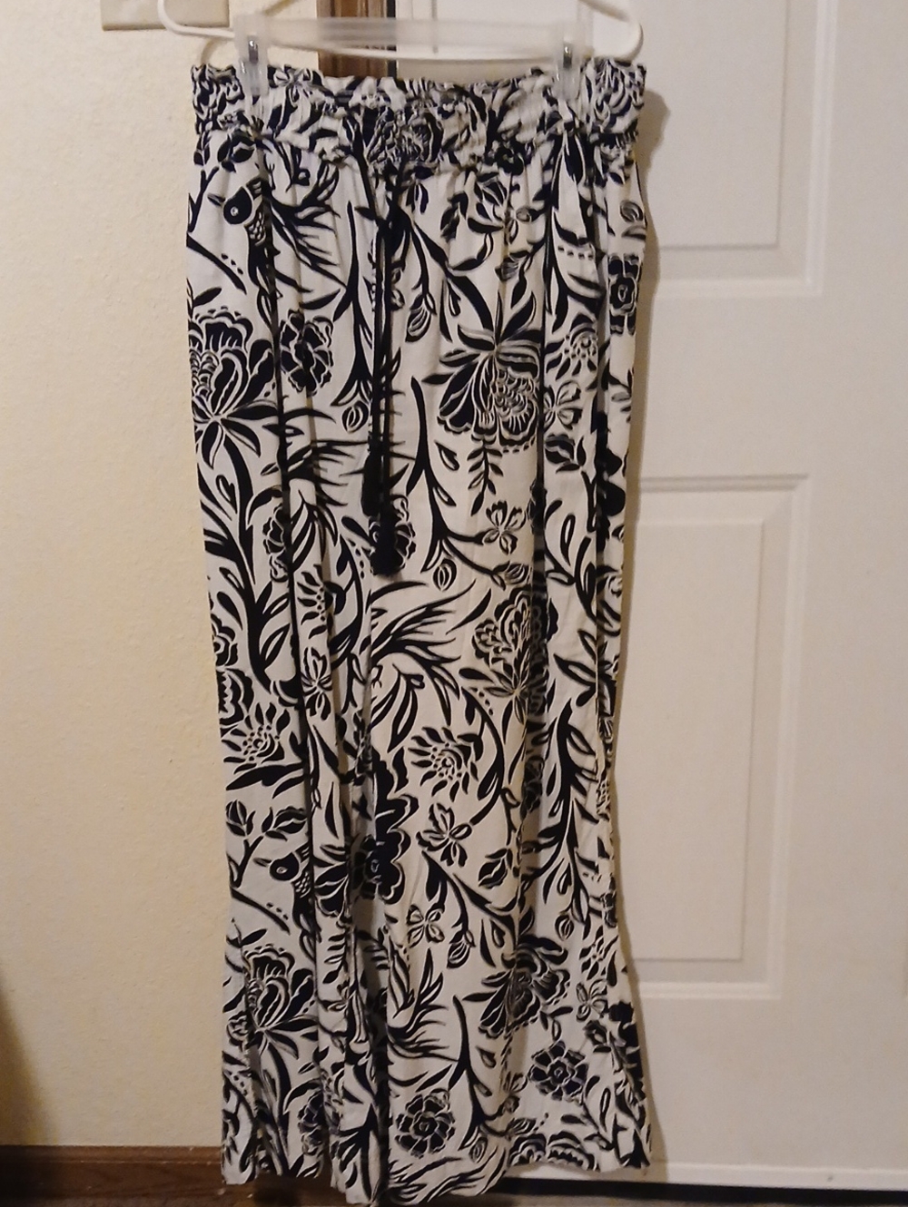 Knox Rose Black & White Floral Wide Leg Pants